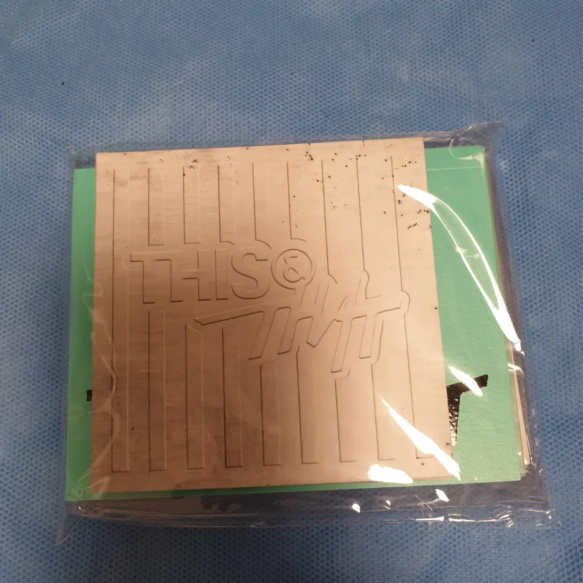 https://media.bunjang.co.kr/product/425469694_1_1787581729_w{res}.jpg